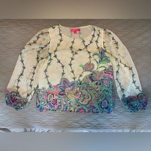 Lilly Pulitzer Top with sheer sleeves in excellent used condition (M)